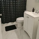 Cozy 2br Near Parks & Shops - Kimball A2 Apartment *