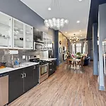 Mccormick Place Guest House