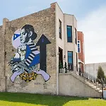 Mccormick Place Guest House