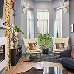 Mccormick Place Guest House