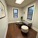 Chic 3br Hideout In Lincoln Park - Lincoln 3