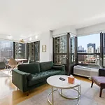 2bd River North Million Dollar Views! Parking Incl *