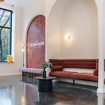 The Neighborhood Hotel - Little Italy Studio