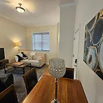 Gold Coast Downtown Chicago Sleeps 20