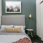 Holiday home Downtown Mich Ave - 6 Penthouses, Sleep 25