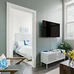 Downtown Mich Ave - 6 Penthouses, Sleep 25 Holiday home Chicago