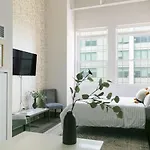 Downtown Mich Ave - 6 Penthouses, Sleep 25 * Chicago