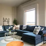 Downtown Penthouse 11Parking Gym Pvt Patio