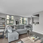 Gold Cost Rooftop With Indoor Pool And In Out Parking
