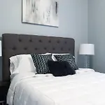 Two-Bedroom On S Maryland Avenue Apt 1