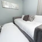 Two-Bedroom On S Maryland Avenue Apt 1