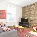 Two-Bedroom On N Southport Avenue Apt 3