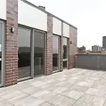 Four-Bedroom On N Broadway Street Apt 601