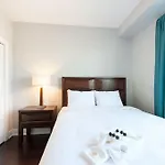 Two-Bedroom On W Randolph Street Apt 4D