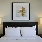 Two-Bedroom On W Randolph Street Apt 5D
