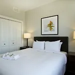 Two-Bedroom On W Randolph Street Apt 5D