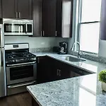 Two-Bedroom On W Barry Avenue Apt 1R