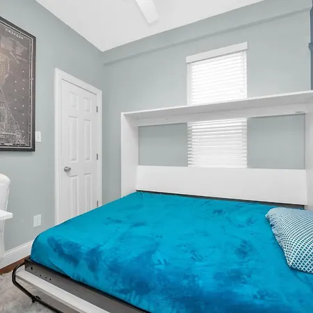 Modern 2 Bedroom In Avondale Apartment Chicago