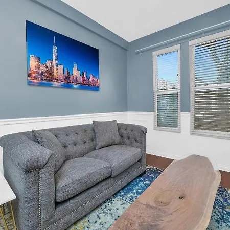 Modern 2 Bedroom In Avondale