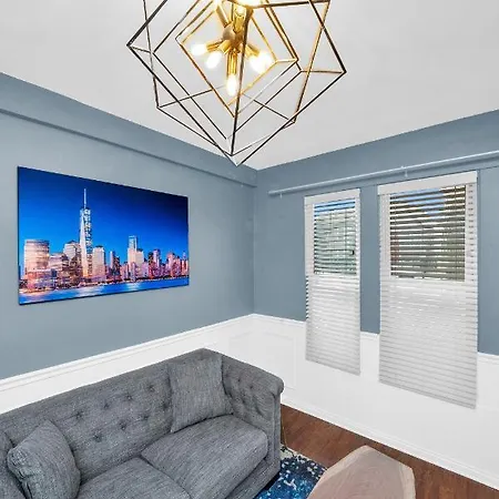 Modern 2 Bedroom In Avondale Chicago