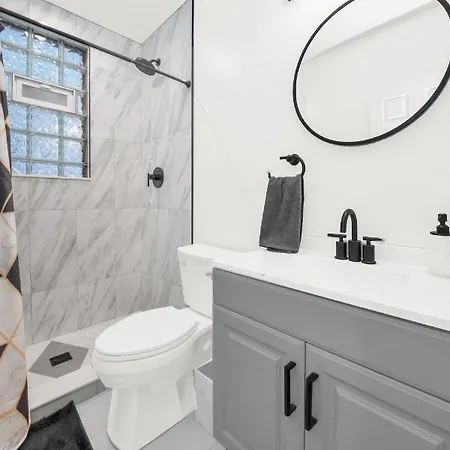 Modern 2 Bedroom In Avondale Chicago