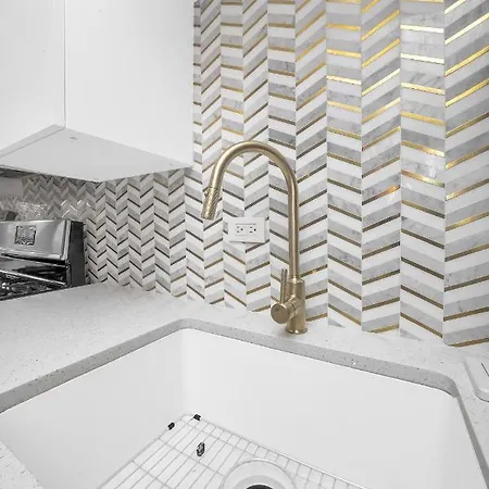 Modern 2 Bedroom In Avondale Apartment Chicago