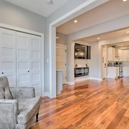 Apartment Sleek About 3 Mi To Wrigley Field! *