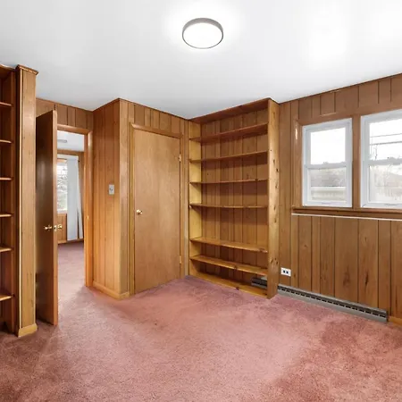 Newly Updated Raised Ranch Awaits Your Chicago
