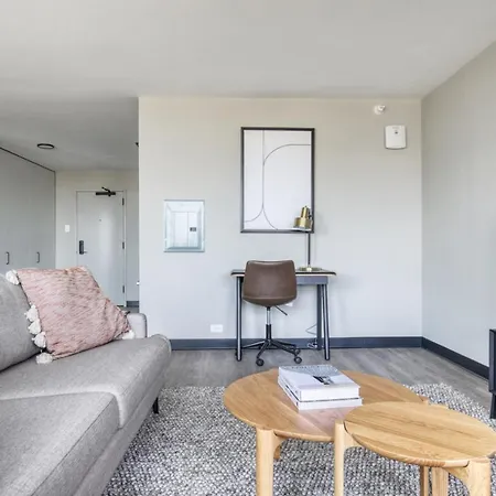 Medical District 1br W Gym Wd 1 Block To L Chi-465 Apartment *