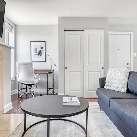 Lakeview 2br W Patio Wd Nr Wrigley Field Chi-459 *