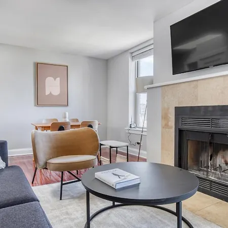 Lakeview 2br W Patio Wd Nr Wrigley Field Chi-459 Apartment Chicago