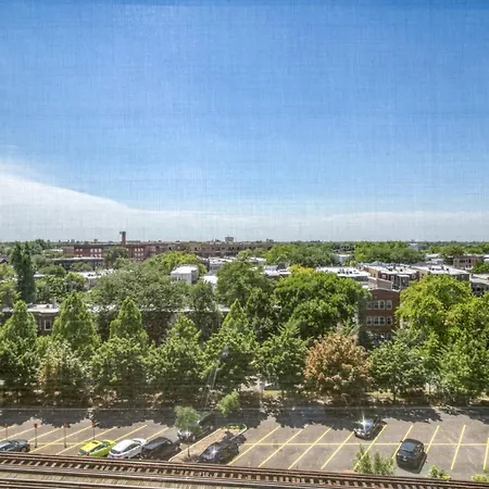 Apartment Logan Sq 1br W Pool Deck Gym Nr L Chi-709 Chicago