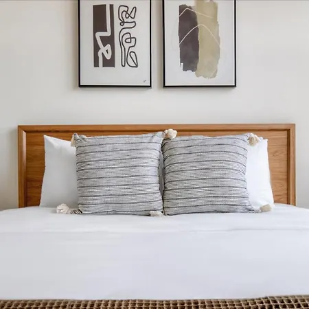 Logan Sq 1br W Pool Deck Gym Nr L Chi-709