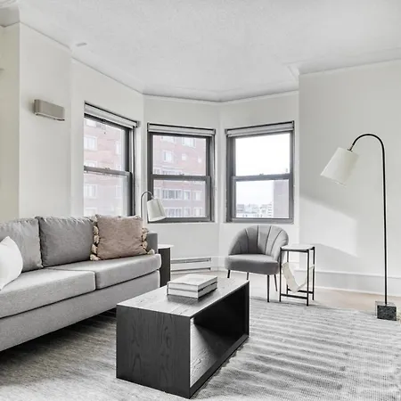 Gold Coast 2br W Doorman Gym 2 Blocks To L Chi-547 *