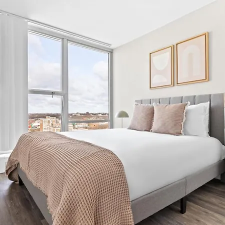 Edgewater 1br W Gym Deck Lounge 5 Blocks To L Chi-652 Chicago