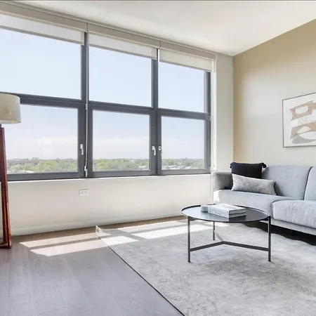 Logan Sq 1br W Pool Deck Gym Nr L Chi-709 Apartment Chicago