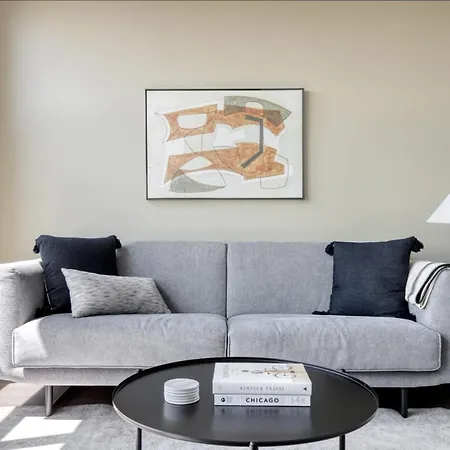 Logan Sq 1br W Pool Deck Gym Nr L Chi-709