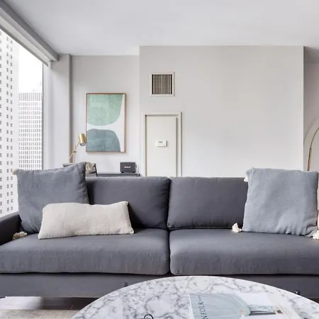 Apartment Streeterville 2br W Pool Gym Nr Riverwalk Chi-880