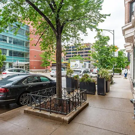 Apartment River N 1br W Gym Pool Nr L Stop Chi-361