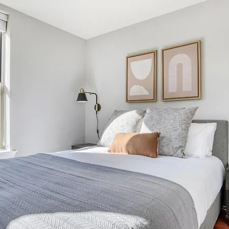 Apartment Lakeview 2br W Patio Wd Nr Wrigley Field Chi-459 Chicago