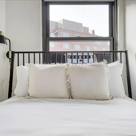 Apartment Gold Coast 2br W Doorman Gym 2 Blocks To L Chi-547 *