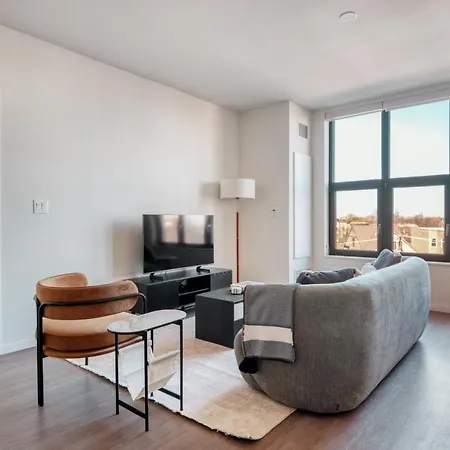 Logan Square 2br W Pool Lounge Gym Nr L Chi-869 Chicago