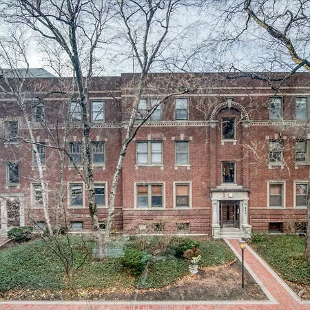 Lakeview 2br W Courtyard Wd 2 Blocks To L Chi-517 Chicago