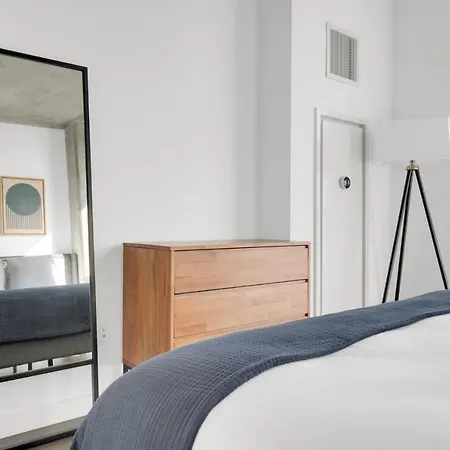 Apartment Near North 2br W Roof Gym Nr Red Line Chi-580 *
