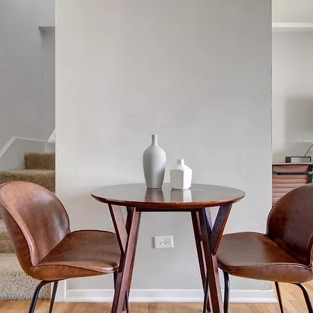 Apartment Loop 2br W Gym Doorman Nr L Parks Chi-319 Chicago