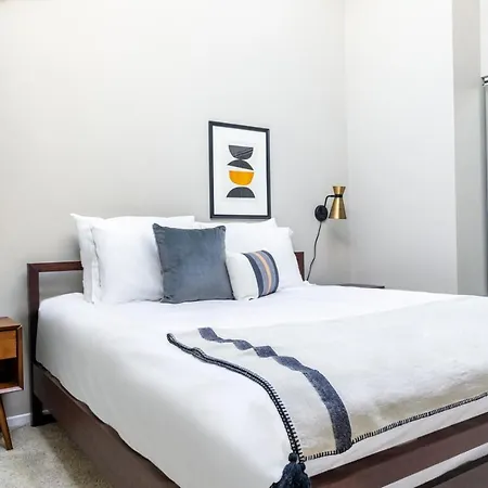 Apartment Loop 2br W Gym Doorman Nr L Parks Chi-319 *