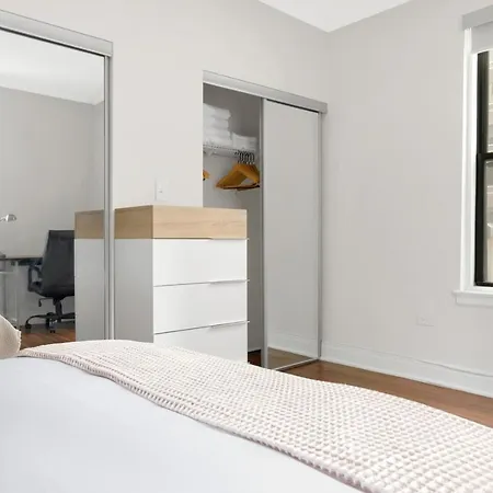 Gold Coast 2br W Gym Roof Nr Mag Mile Chi-626 Apartment