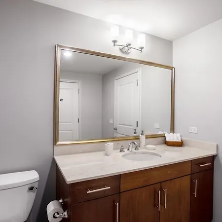 Streeterville 1br W Views Pool Deck Gym Chi-183 * Chicago