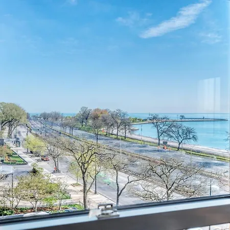 Gold Coast 1br W Grills Gym Nr Shops Park Chi-947 Apartment