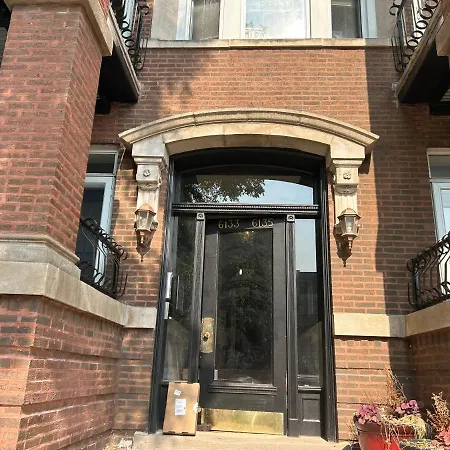 Lavish 2/2 Bath Near Lakeshore *